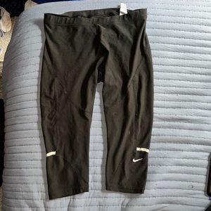 Nike cropped leggings